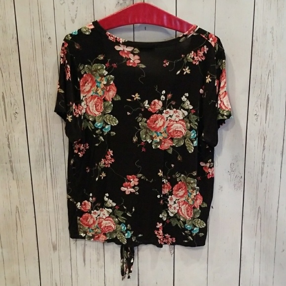 Urban Episode Black Floral Button Down Tie Blouse! - Picture 6 of 6